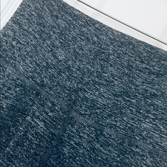 #GREY MARLED HI-WAIST LEGGINGS W/MESH PANEL DETAIL - Picture 5 of 7